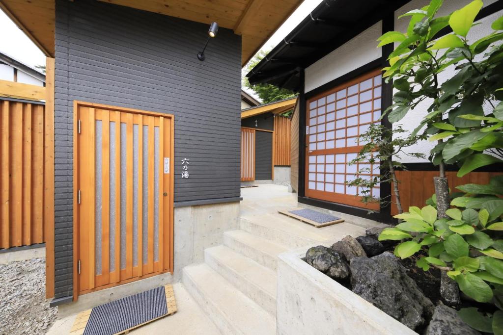 Hotel Miyuki Main Building Ryokan Entrance