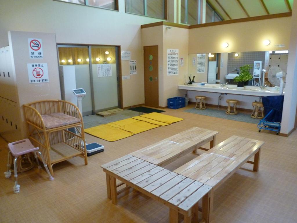 Hotel Monzennoyu Bathhouse Changing Room