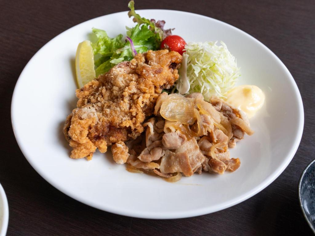 Hotel Monzennoyu Fried Chicken Meal