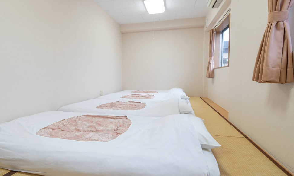 Hotel Monzennoyu Tatami Room Futons
