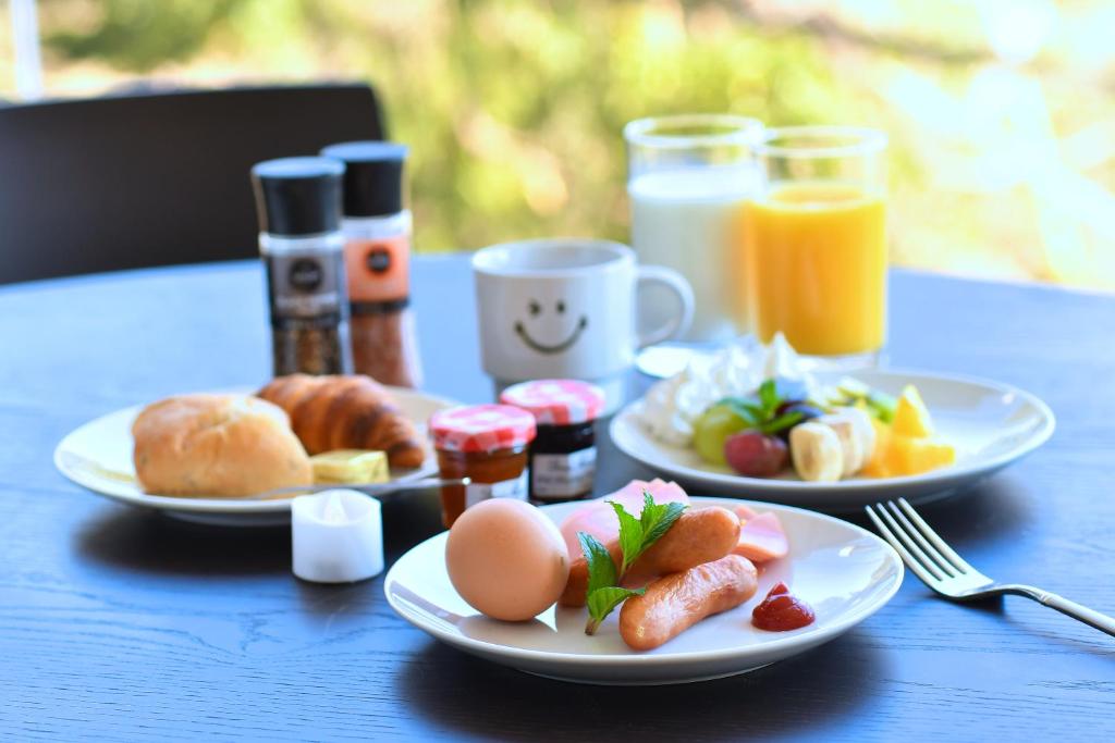 Hotel Mujuan Breakfast Table