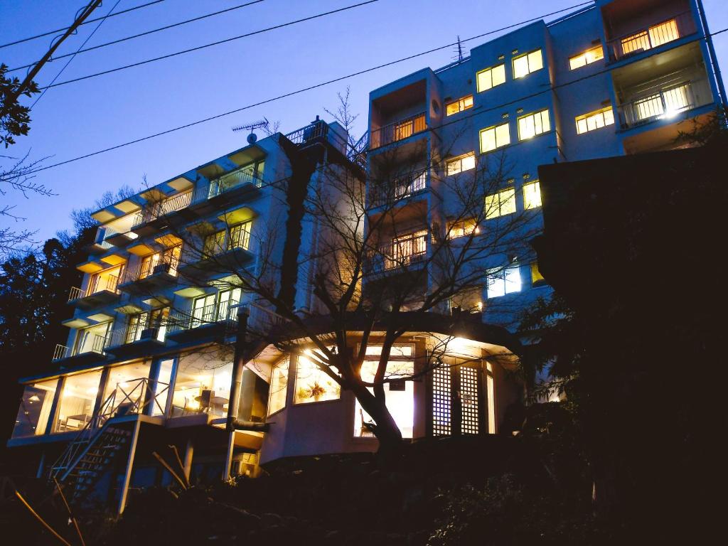 Hotel Mujuan Ryokan Exterior Night