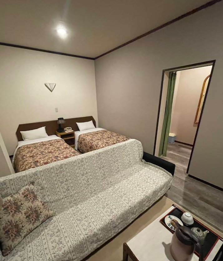 Hotel Mumon Twin Room