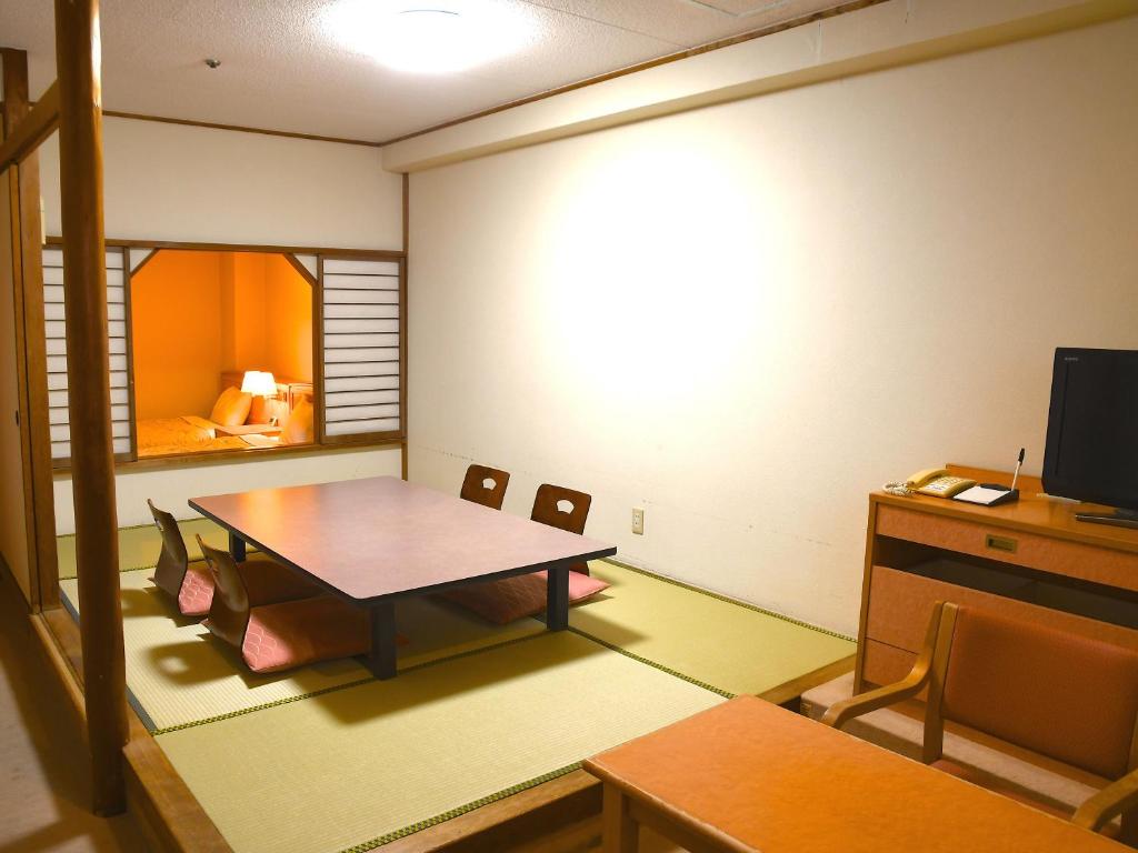 Hotel Nankaiso Tatami Room