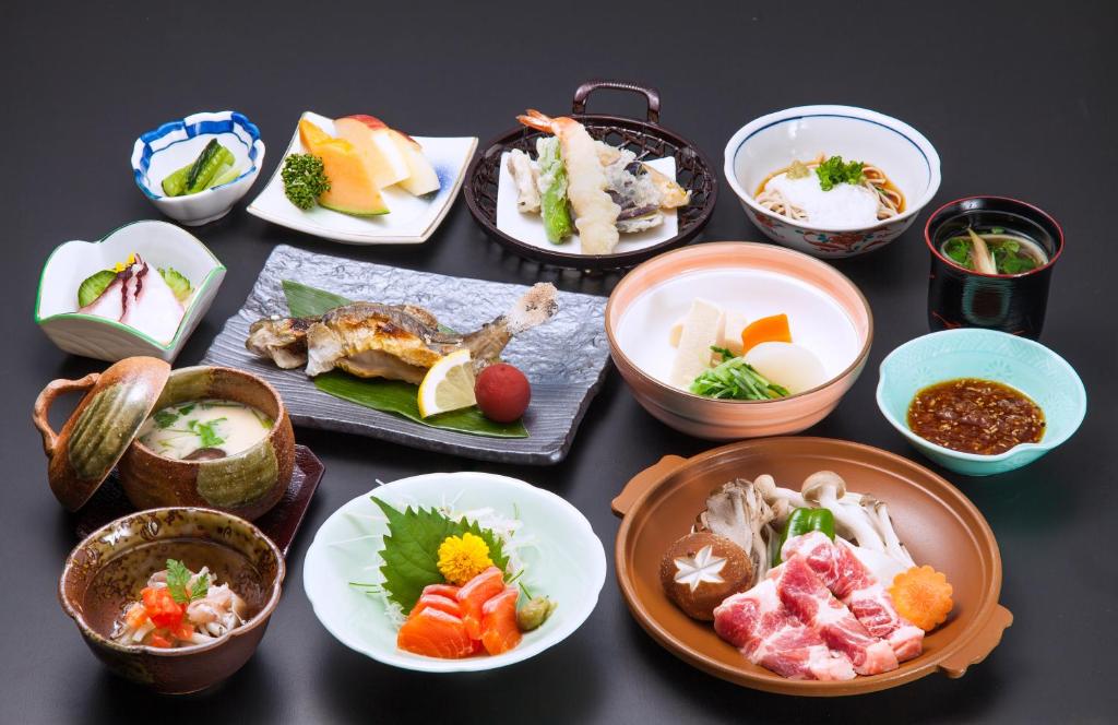 Hotel Oak Forest Kaiseki Dinner