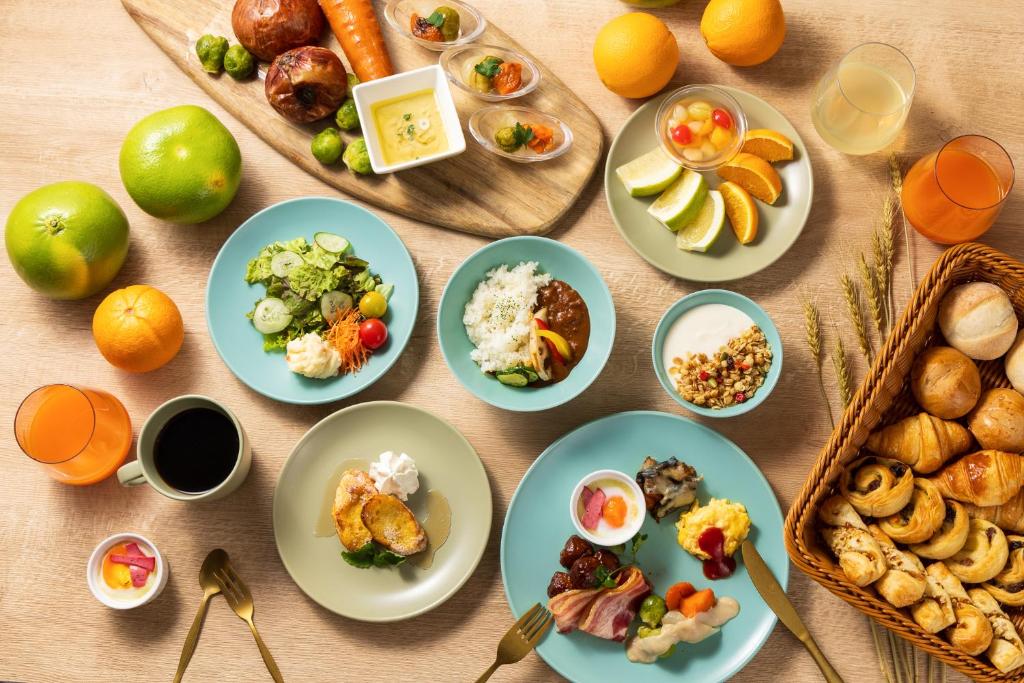 Hotel Rakuun Breakfast Spread