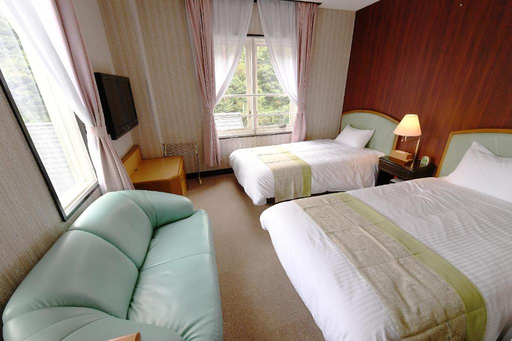 Hotel Rakuun Twin Room