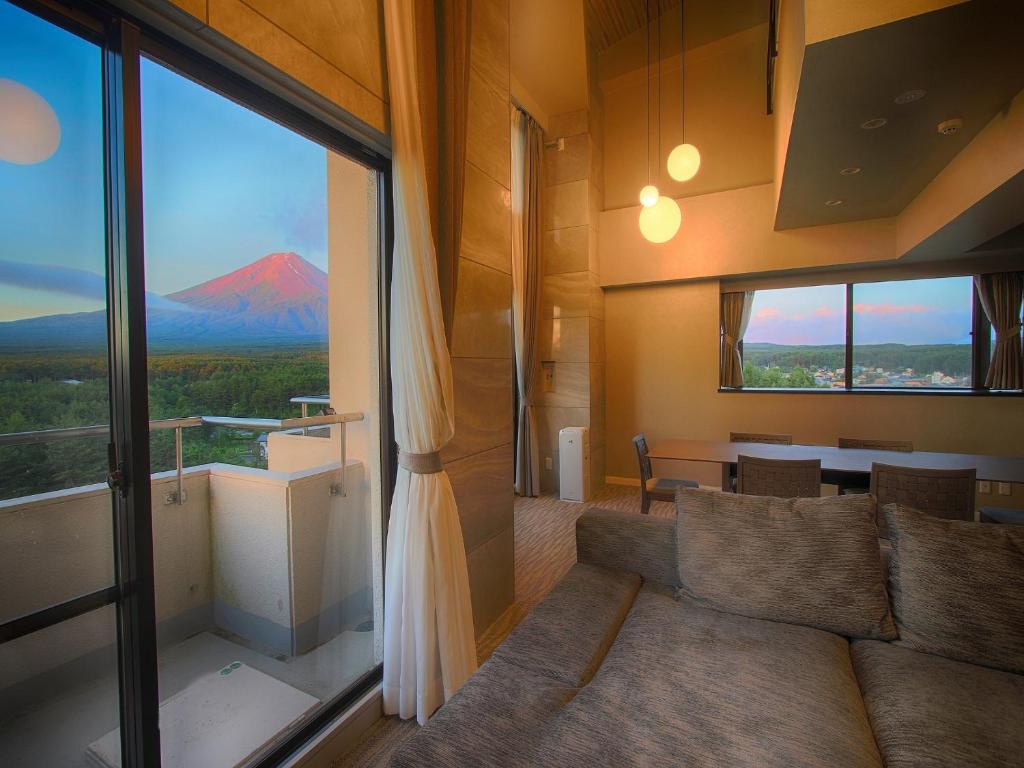 Hotel Regina Kawaguchiko Mount Fuji View Room