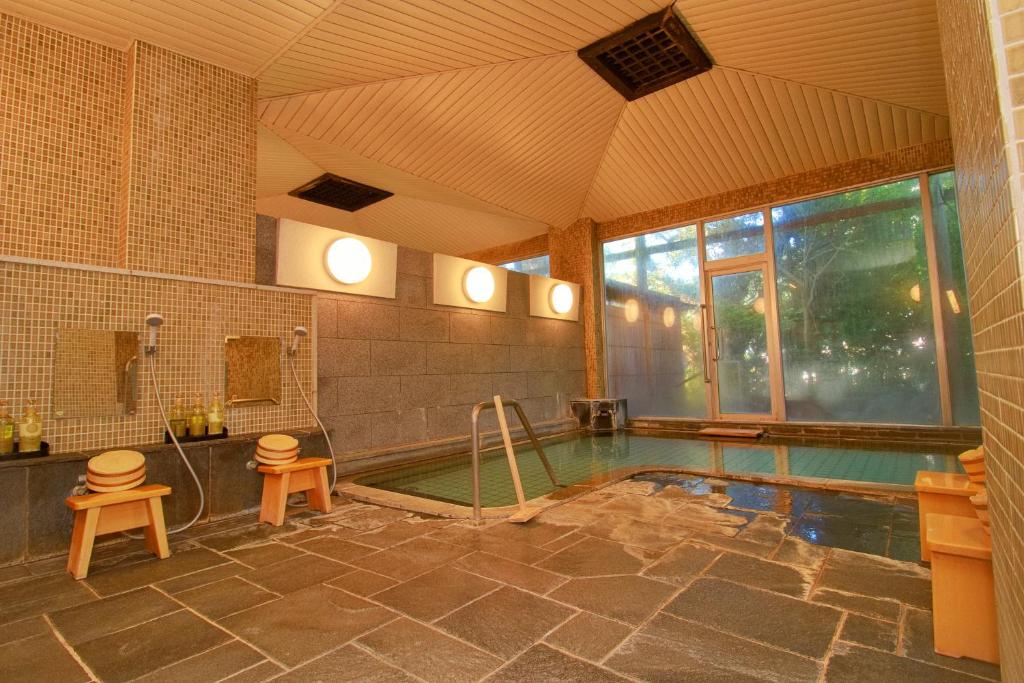 Hotel Resort Yamanouchi Hills Indoor Onsen Bath