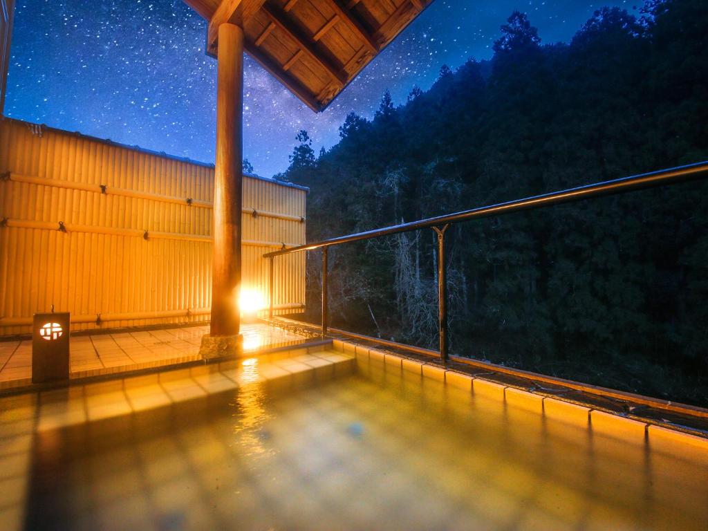 Hotel Restaurant Chinsenrou Open Air Onsen Night