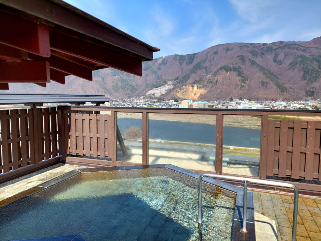 Hotel Riverside Uedakan Open Air Onsen
