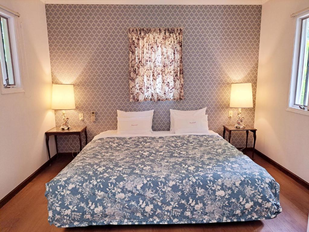 Hotel Rosewood Garden Villa Double Bedroom