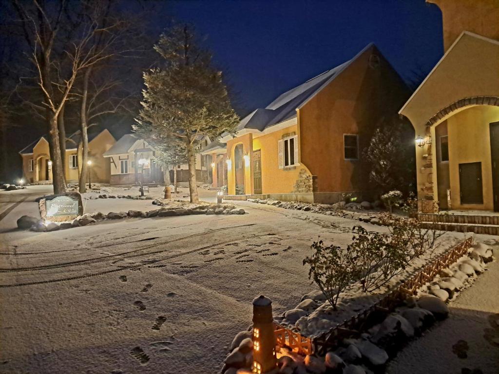 Hotel Rosewood Garden Villa Snowy Exterior