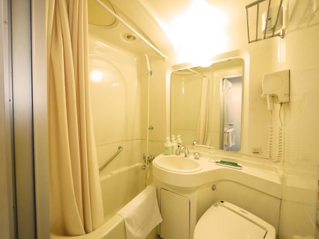 Hotel Route Inn Bathroom