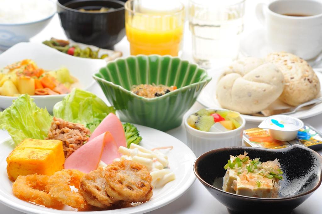 Hotel Route Inn Breakfast Spread