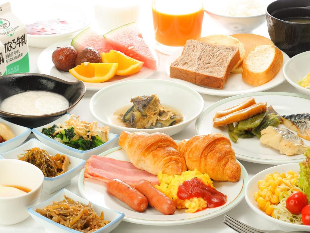 Hotel Route Inn Tonami Breakfast Buffet