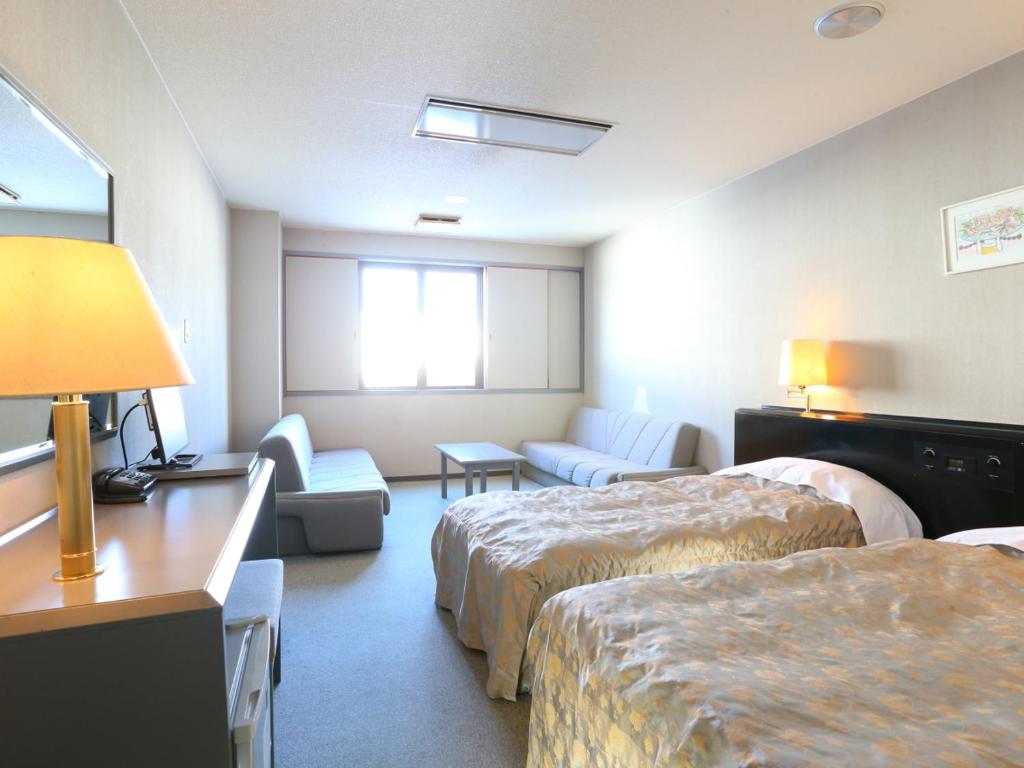 Hotel Silk Inn Madarao Twin Room