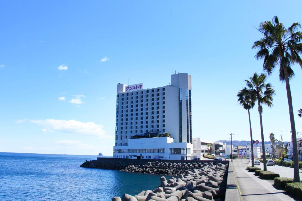 Hotel Sun Hatoya Oceanfront Exterior