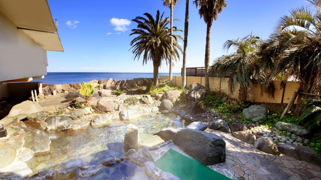 Hotel Sun Hatoya Oceanfront Onsen