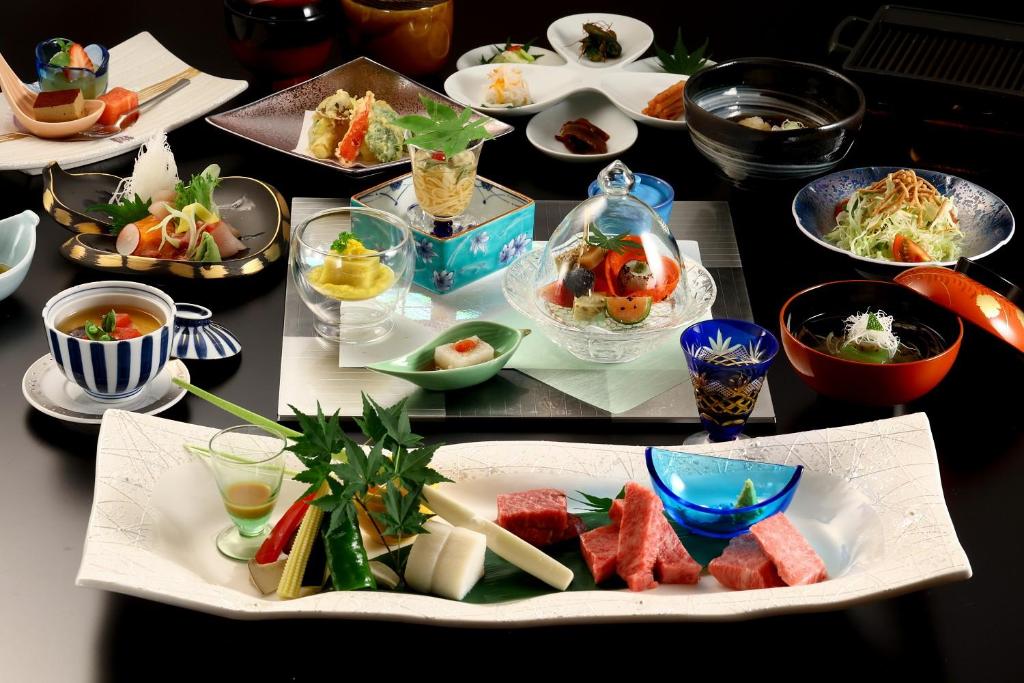 Hotel Tamanoyu Kaiseki Dinner