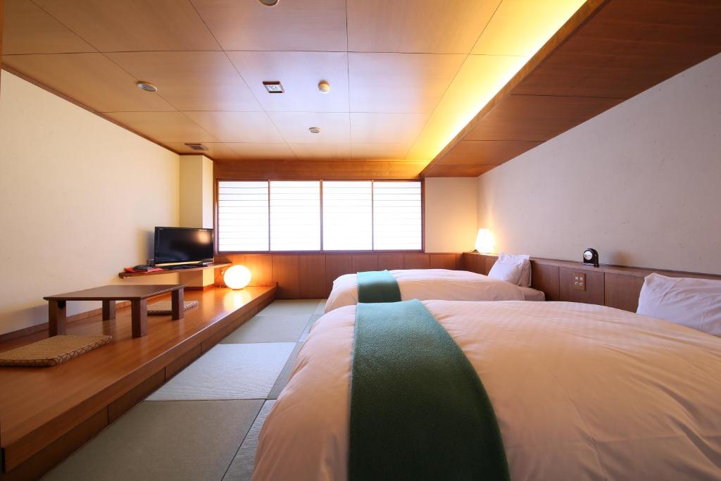 Hotel Tamanoyu Tatami Room