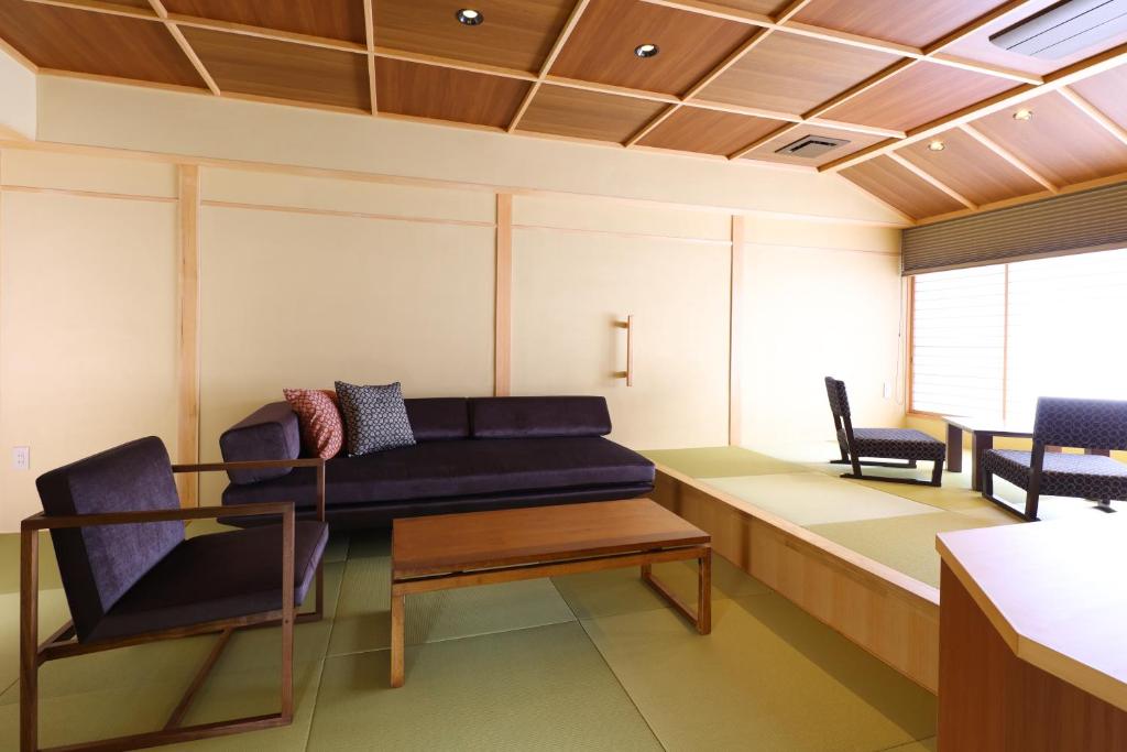 Hotel Tamanoyu Tatami Room