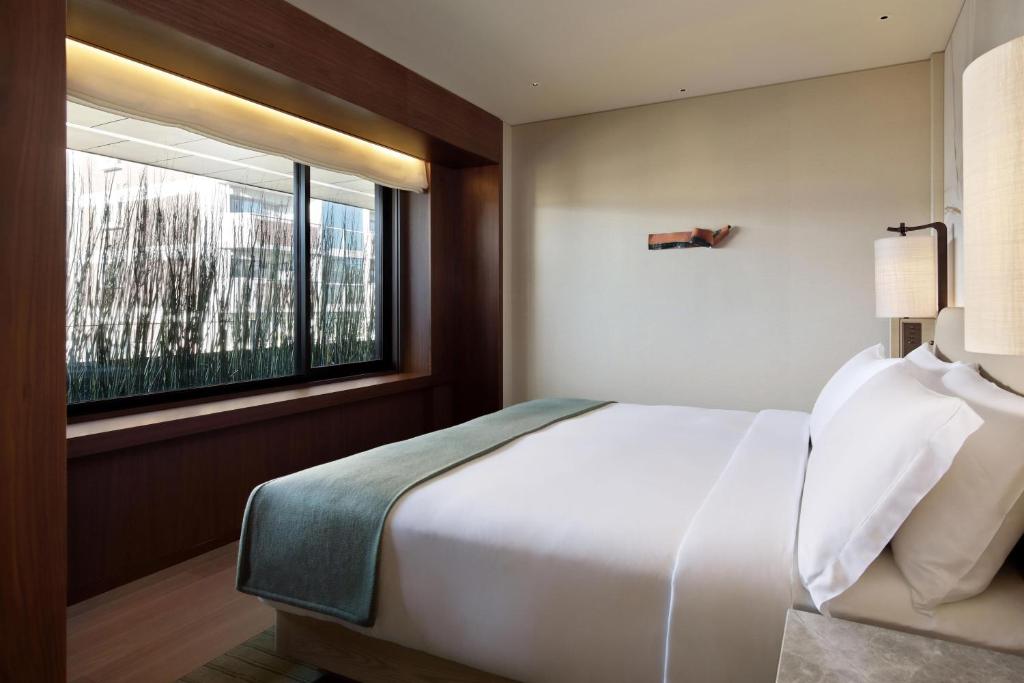 Hotel The Mitsui Kyoto Modern Bedroom