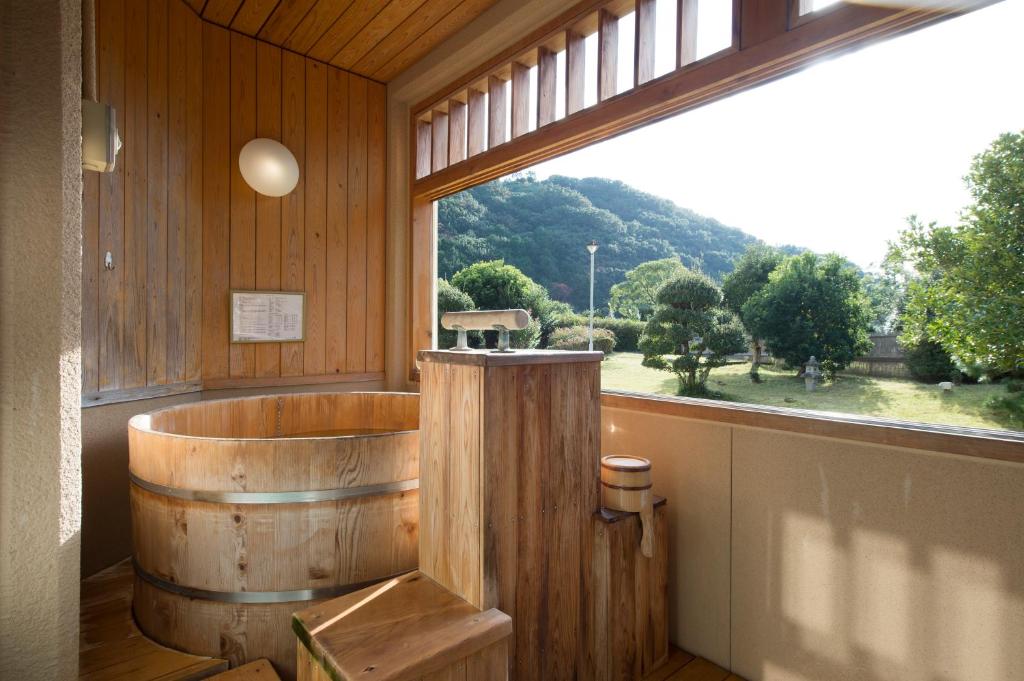 Hotel Tokinoza Wooden Bath Garden View