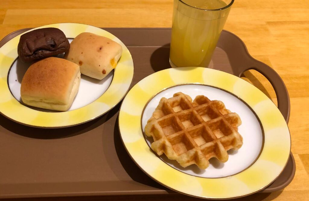 Hotel Yudanaka Breakfast Bread Waffle