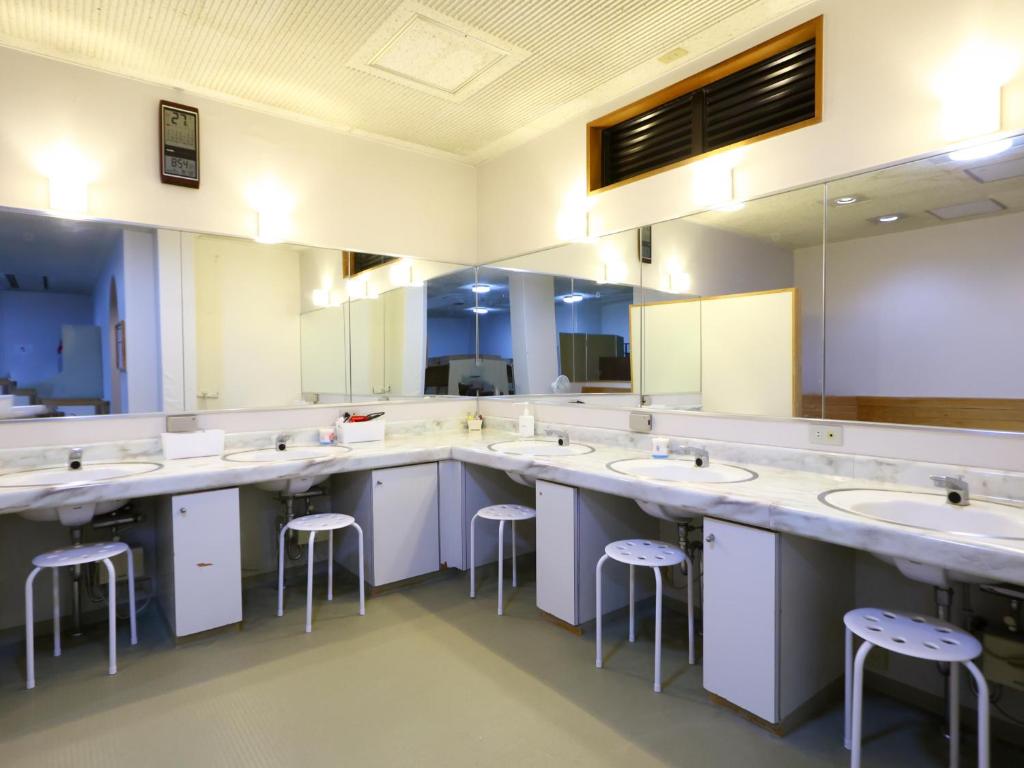 Hotel Yudanaka Shared Washroom