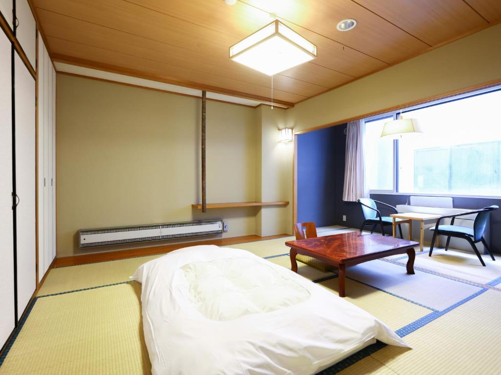 Hotel Yudanaka Tatami Room