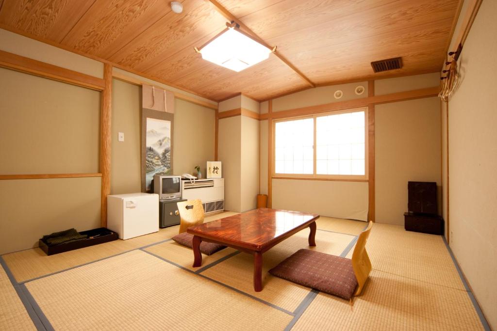 Hotel Yudanaka Tatami Room