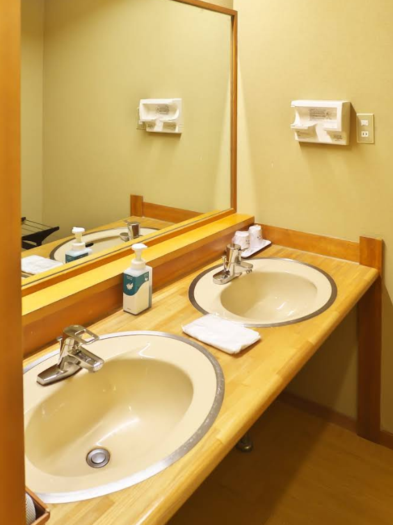 Hotel Yunishigawa Double Sink Bathroom