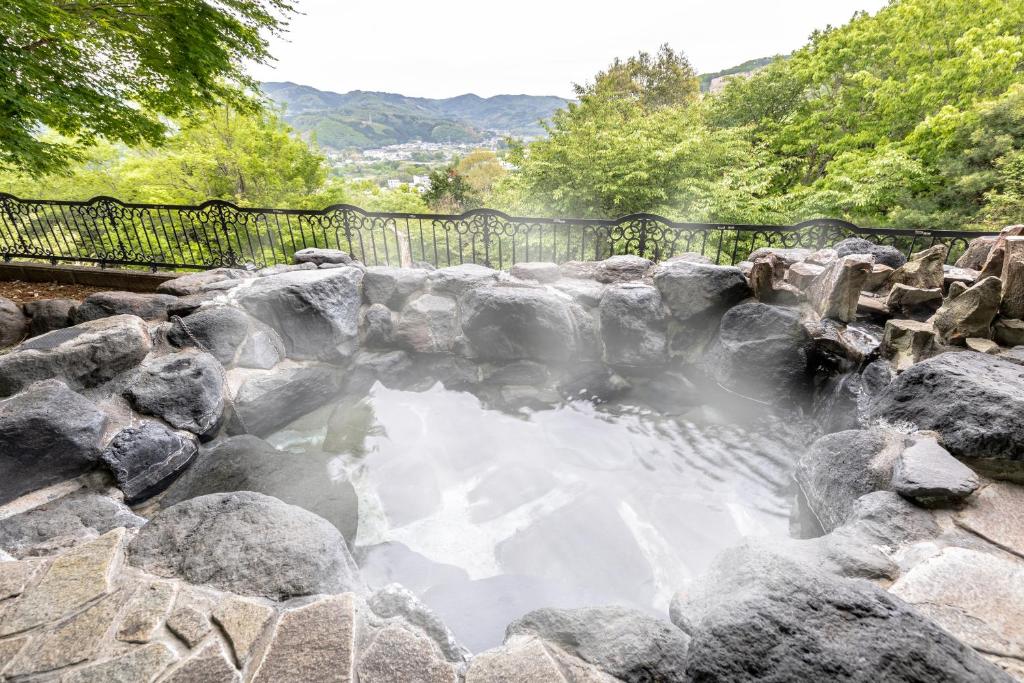 Ihatov Nakaizu Open Air Onsen