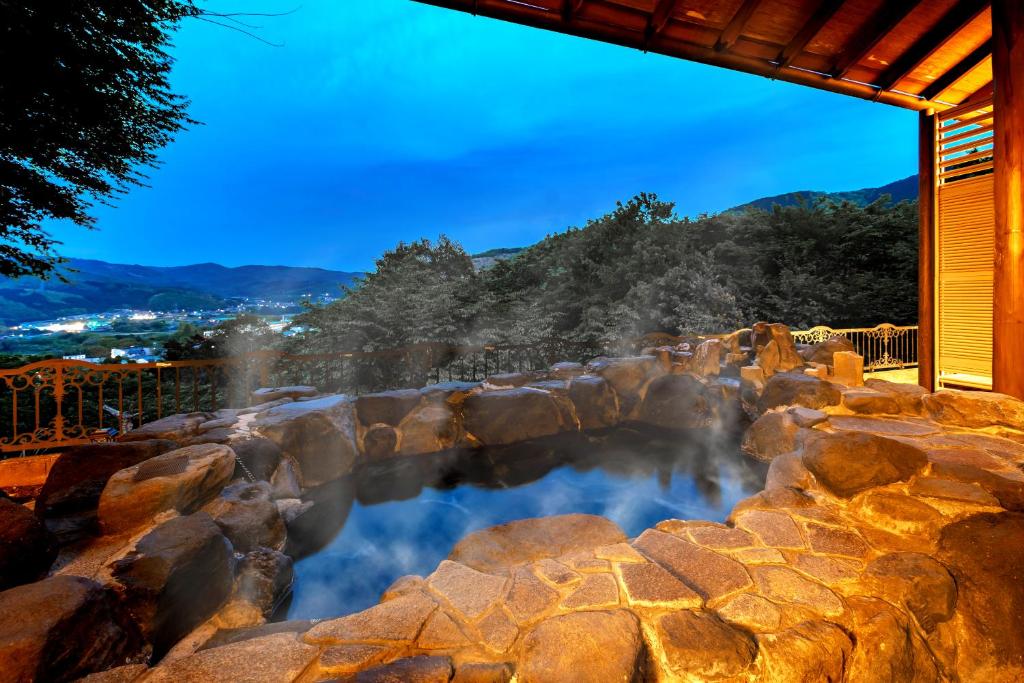 Ihatov Nakaizu Open Air Onsen