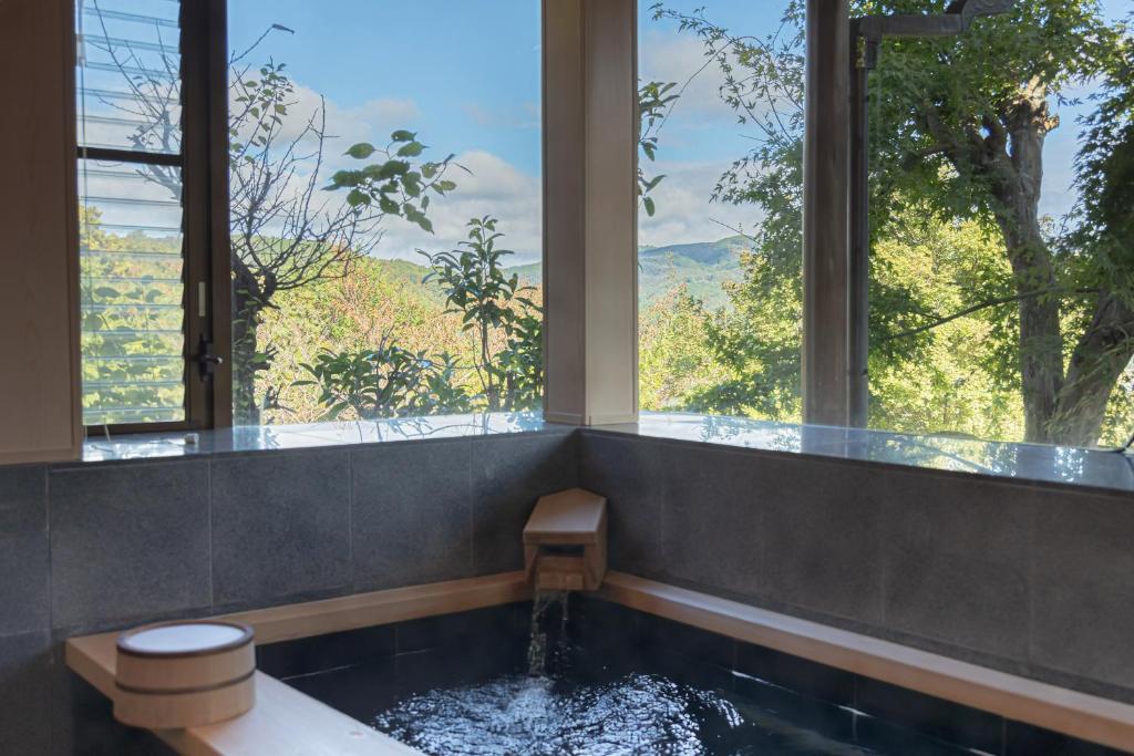 Ihatov Nakaizu Private Onsen Bath