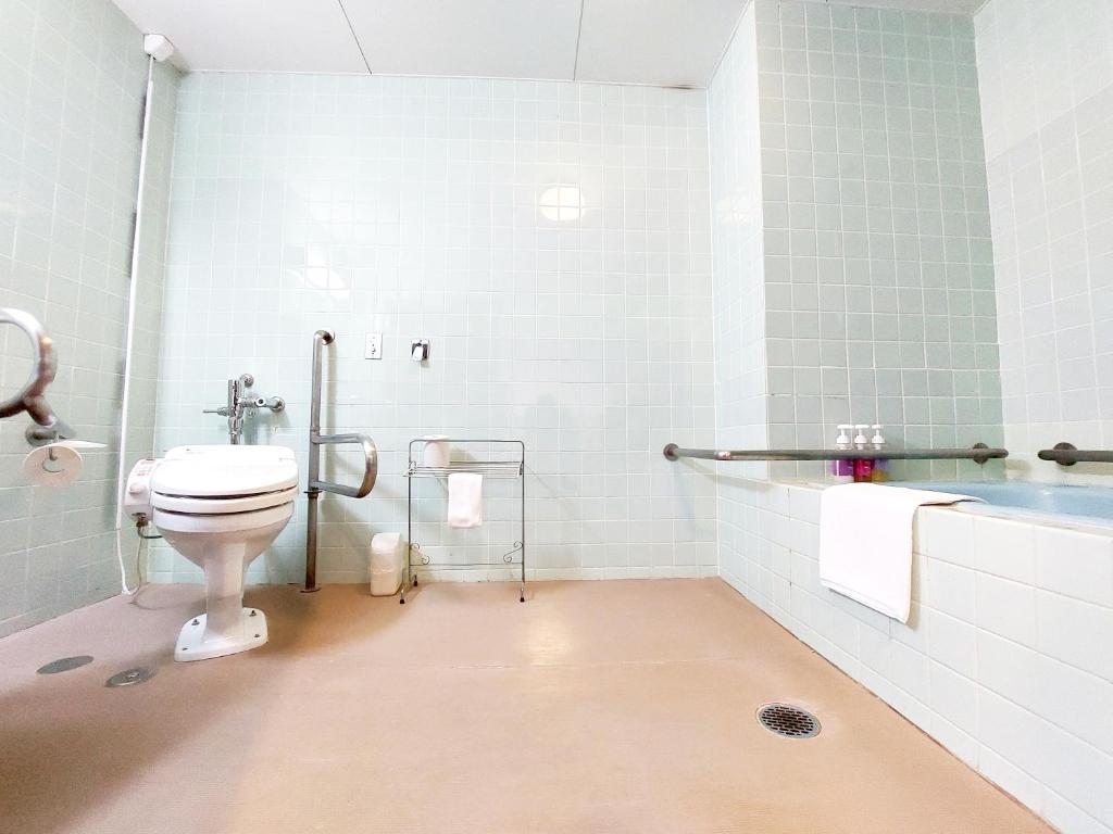 Ikoinomura Heritage Minoyama Accessible Bathroom