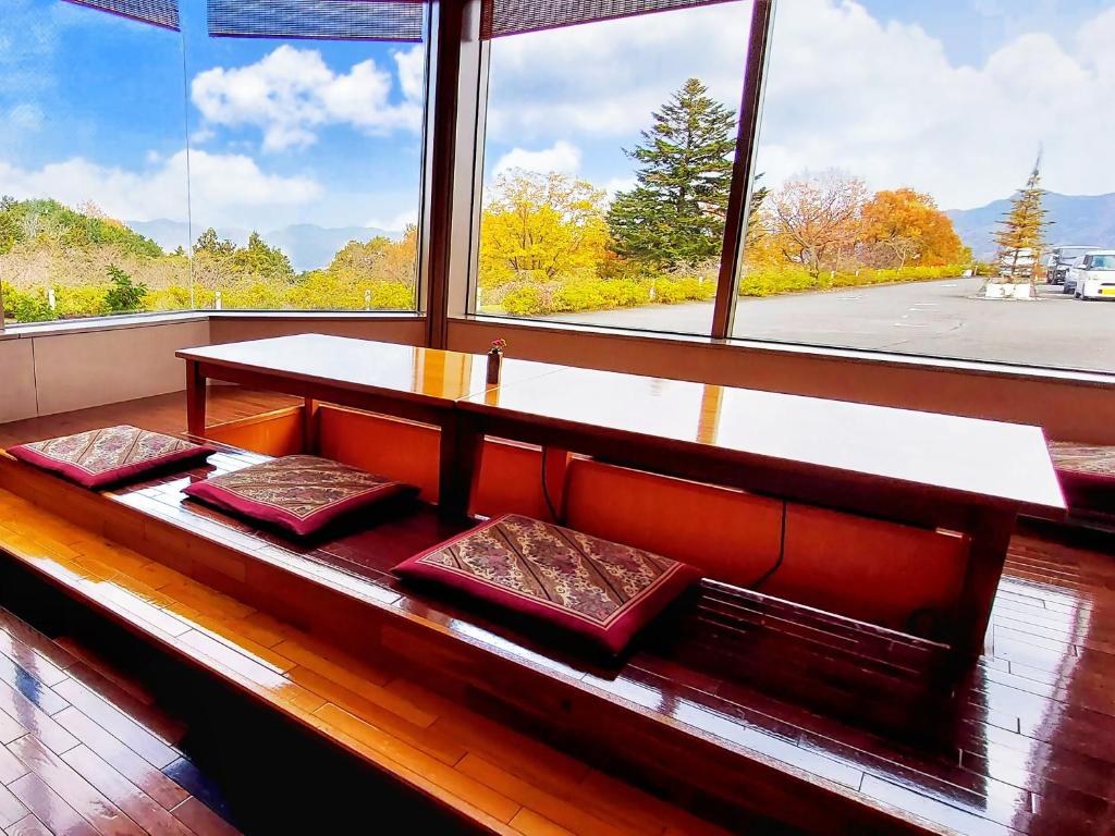 Ikoinomura Heritage Minoyama Window Seat Lounge
