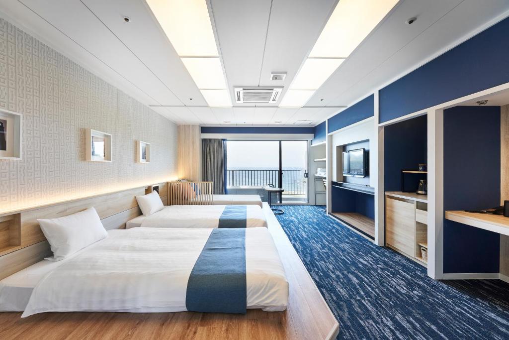 Il Azzurri Ocean View Twin Room
