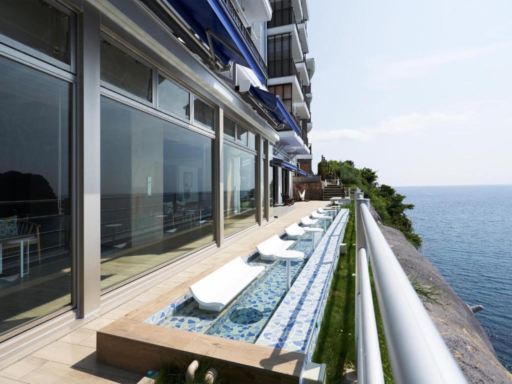 Il Azzurri Oceanfront Terrace