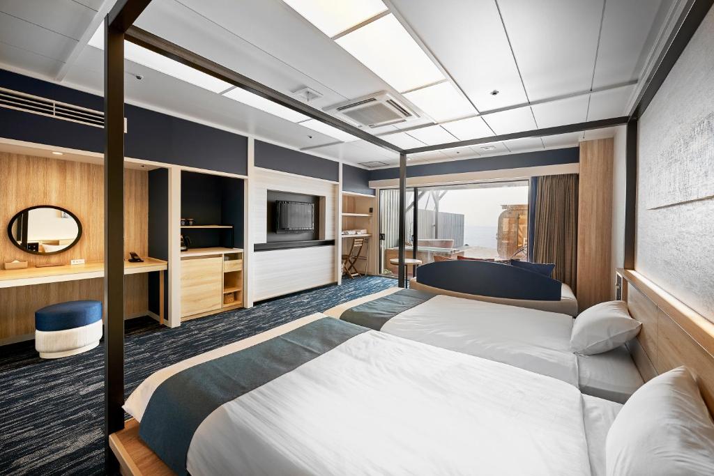 Il Azzurri Twin Room