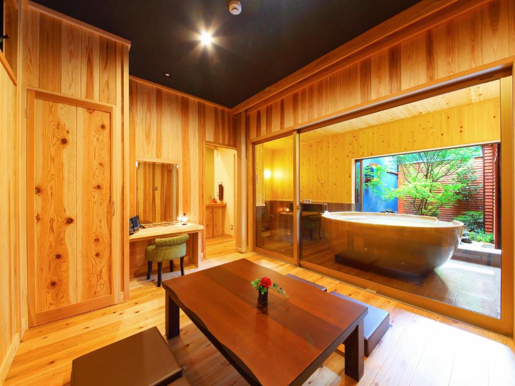 Inn Takumihare Kokoroan Private Open Air Bath Room
