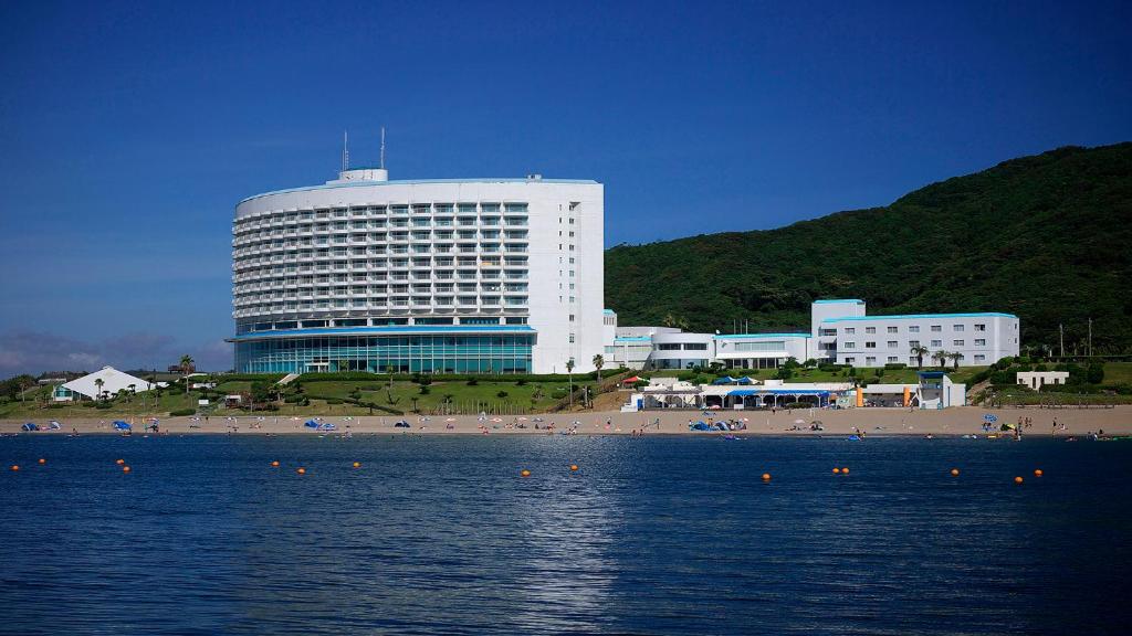 Irago Resort Convention Hotel Beachfront Exterior