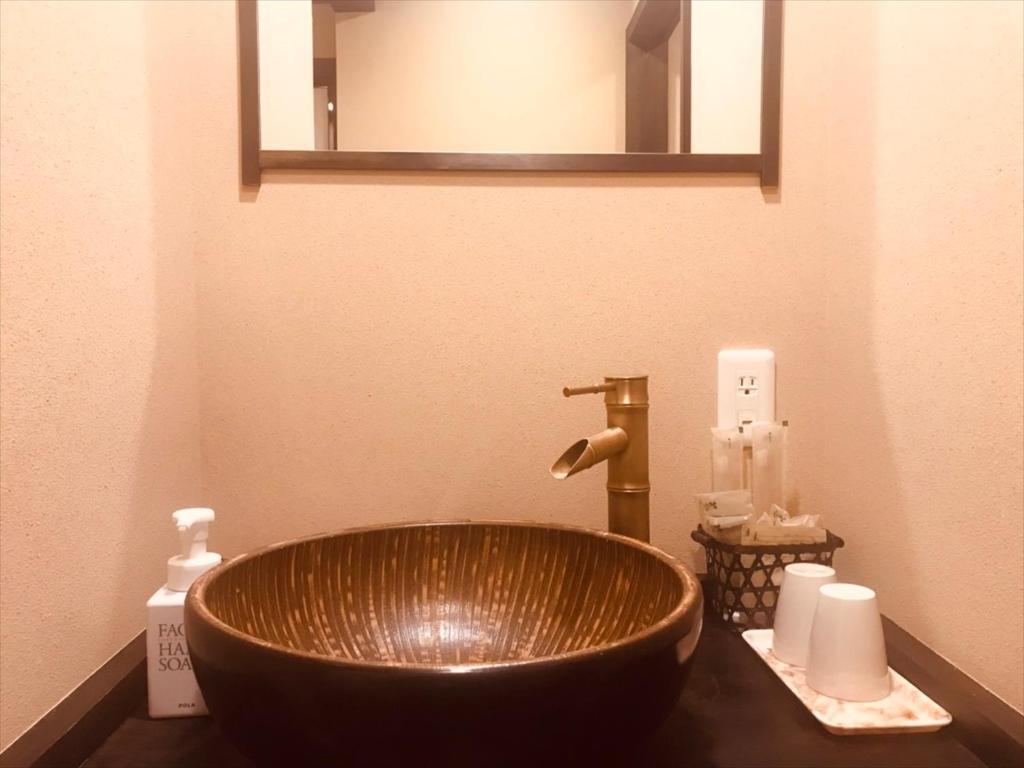 Iroriyado Hidaya Bathroom Sink