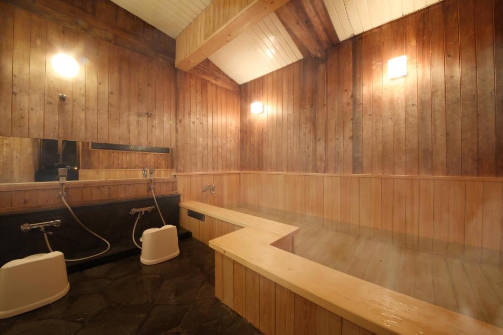 Iroriyado Hidaya Wooden Bath
