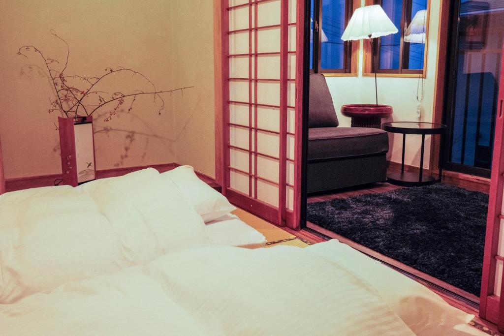 Isana Mountain Villa Omuroyama Japanese Room