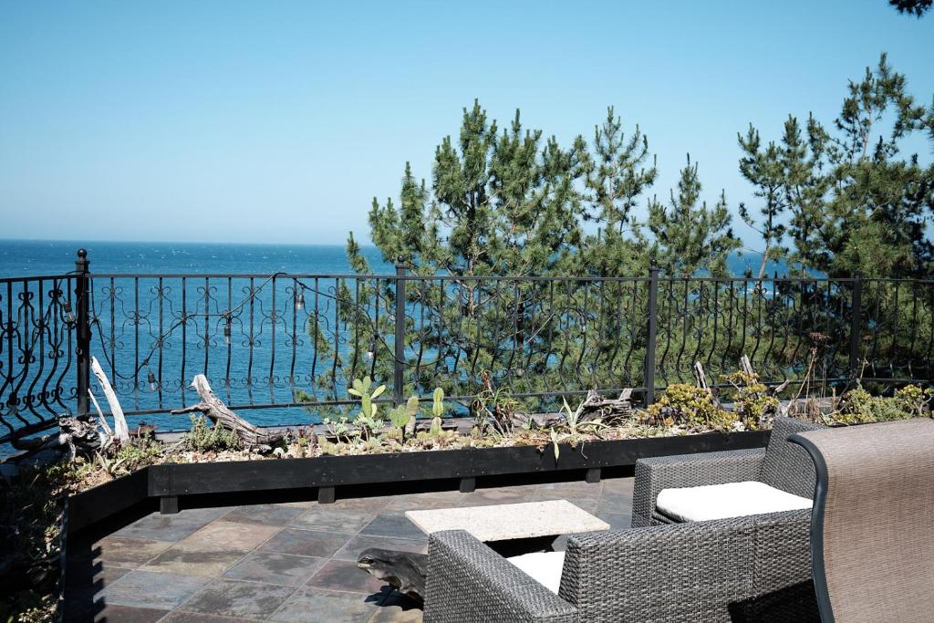 Isana Resort Ocean View Terrace