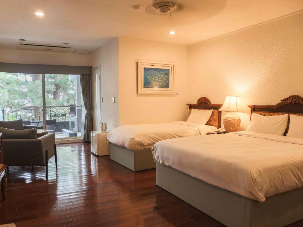 Isana Resort Twin Room