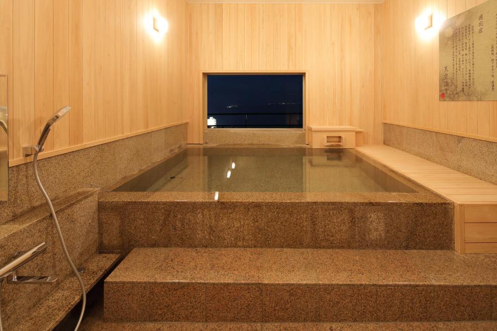 Ishinoya Atami Indoor Onsen Bath