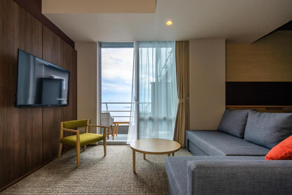 Ishinoya Atami Modern Guest Room